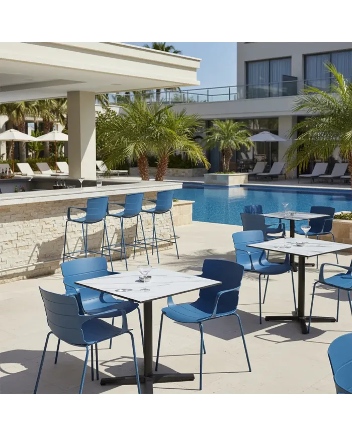 Fauteuil ROMA structure acier et coque polypropylène bleu