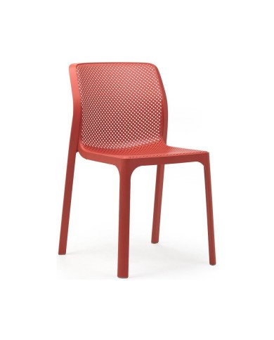 Chaise en résine BIT corail assise et dossier perforés